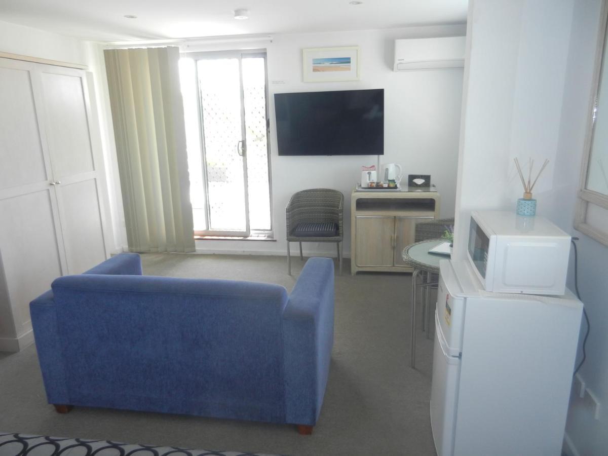Oceanside Hawks Nest Hotel Bagian luar foto