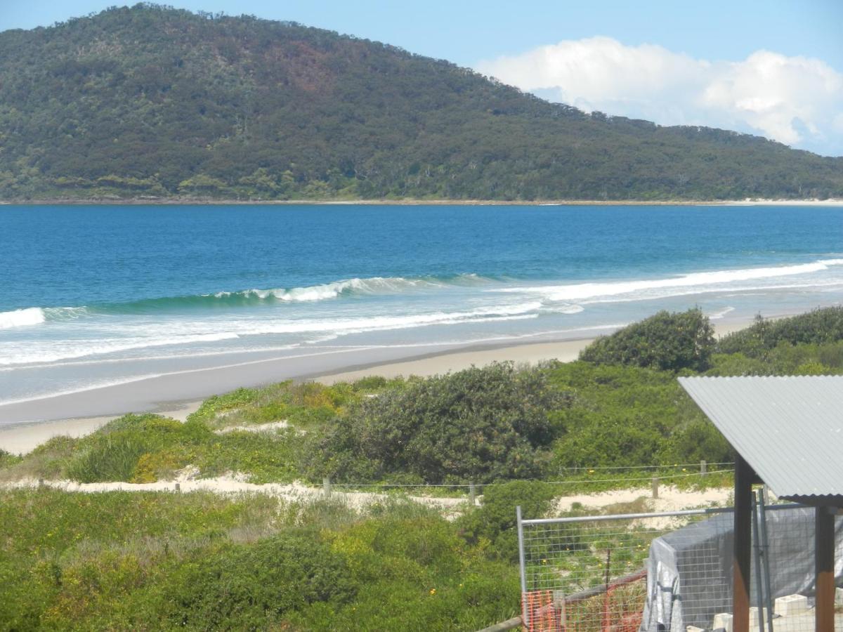 Oceanside Hawks Nest Hotel Bagian luar foto